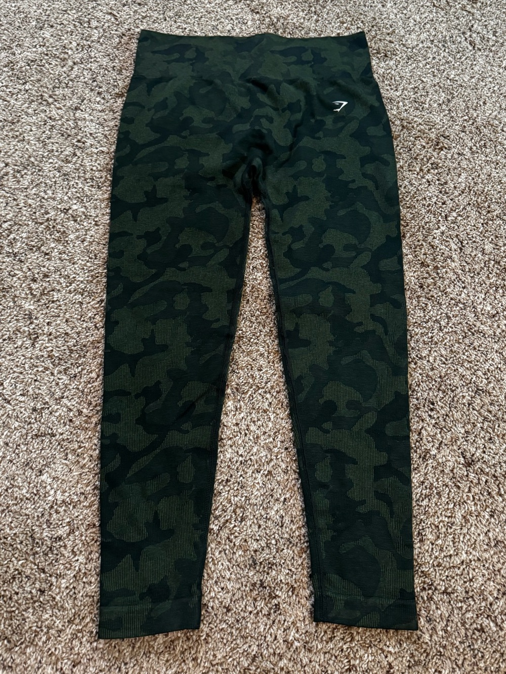 Gymshark Adapt Camo Seamless Leggings - Black & Dark Green - Picture 2 of 7